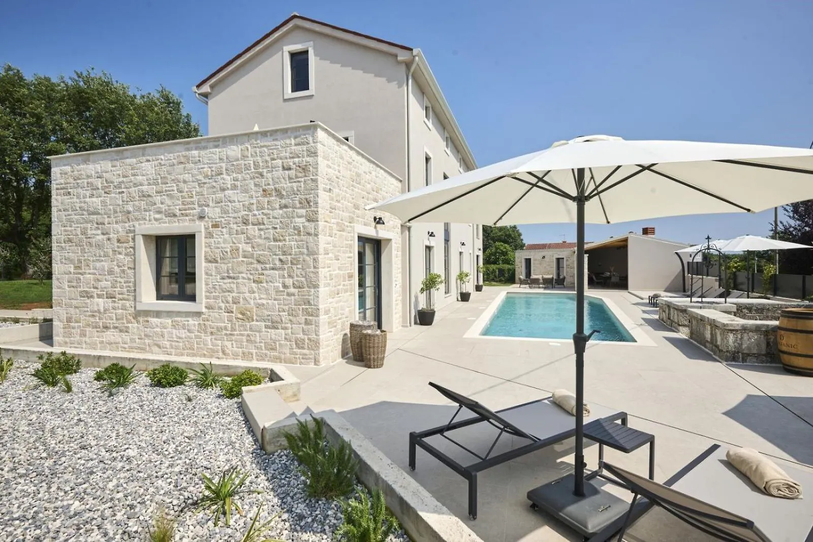 Villa Madora 波雷奇